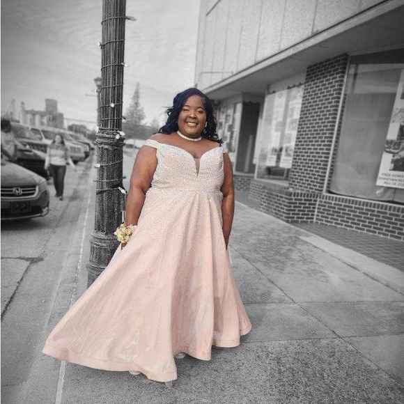 Prom Dress - Picture 3 of 3